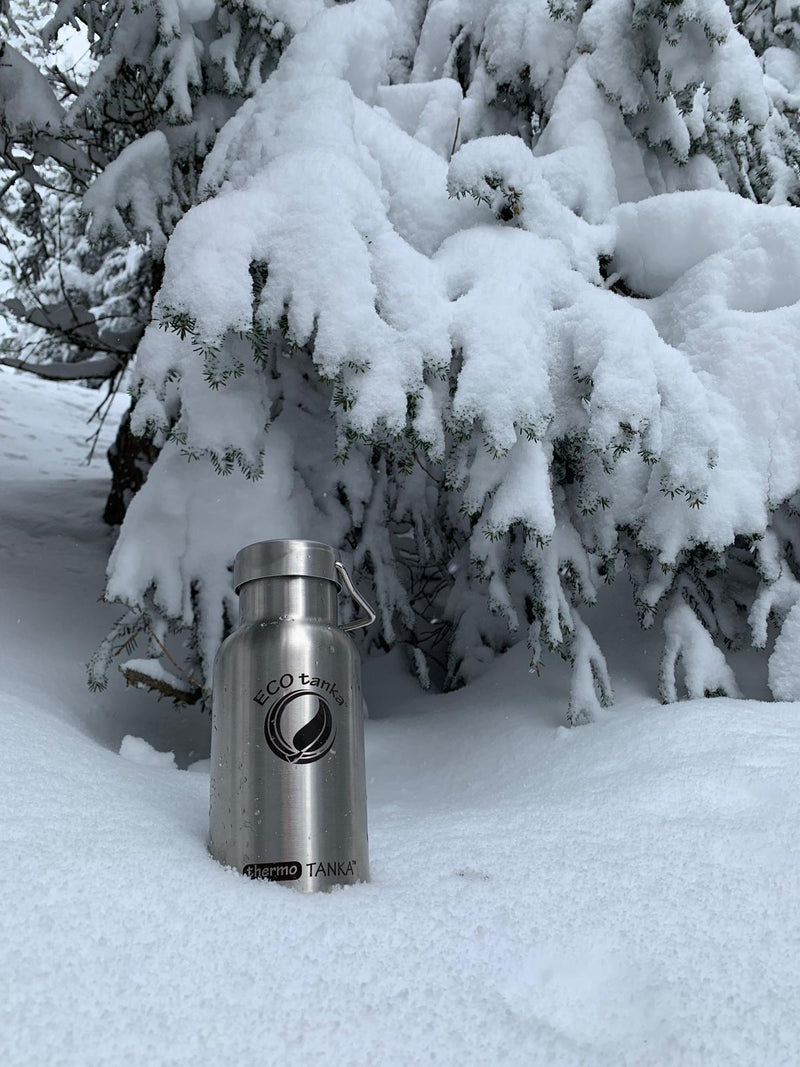 Wasser-aktuell Winterzeit Thermotanka 0,35l isolierende Edelstahl Trinkflasche im Schnee